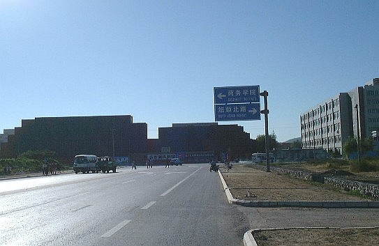 qinzhai1.jpg (50831 バイト)