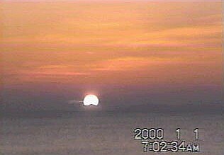 200005.jpg (14166 バイト)