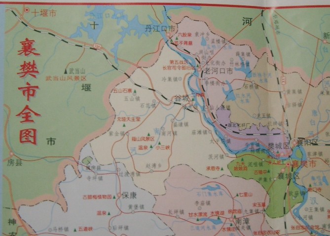 0405wudangshan.JPG (79205 バイト)